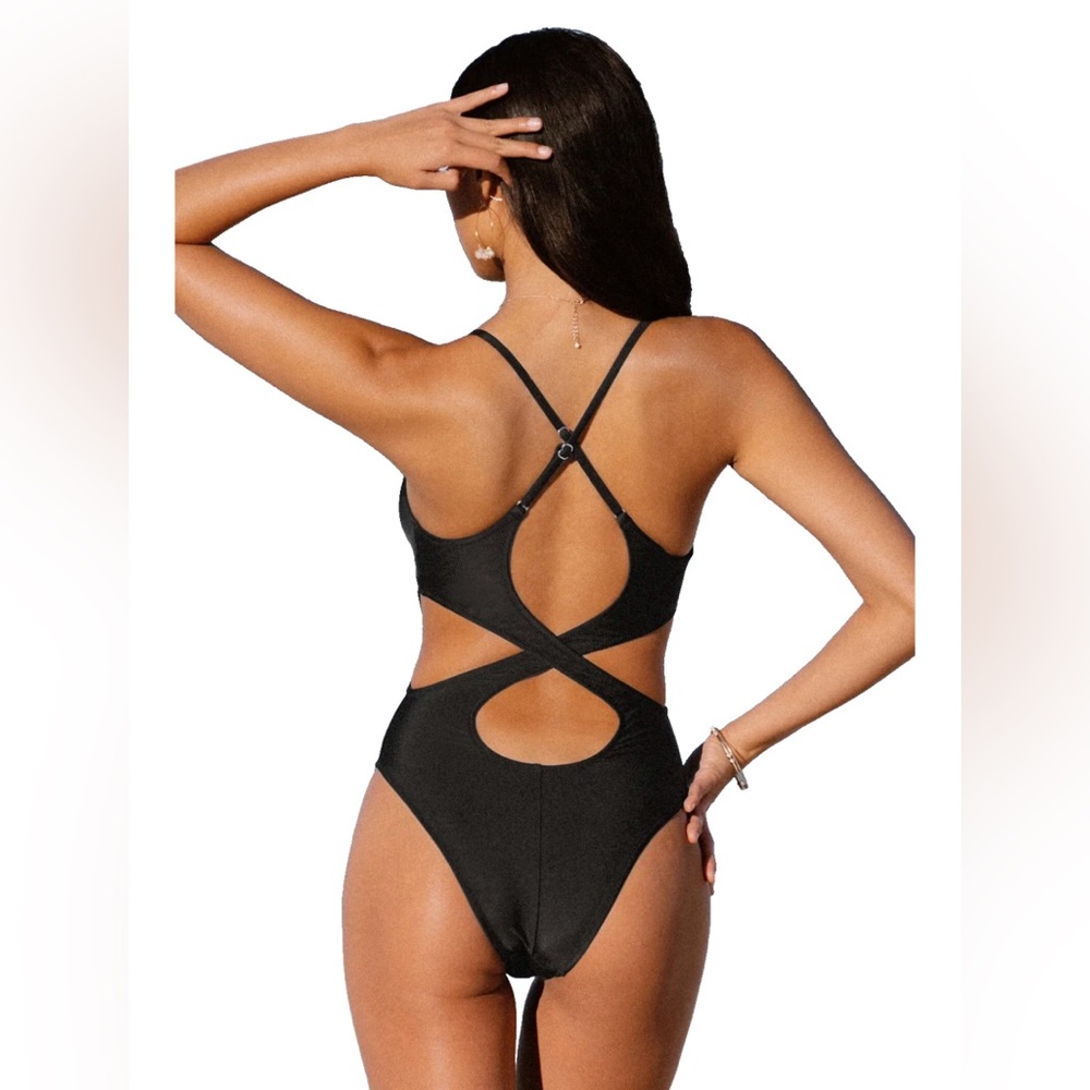 Women’s One Piece Swimsuit Black Monokini V-neck criss-cross straps beach sz XL